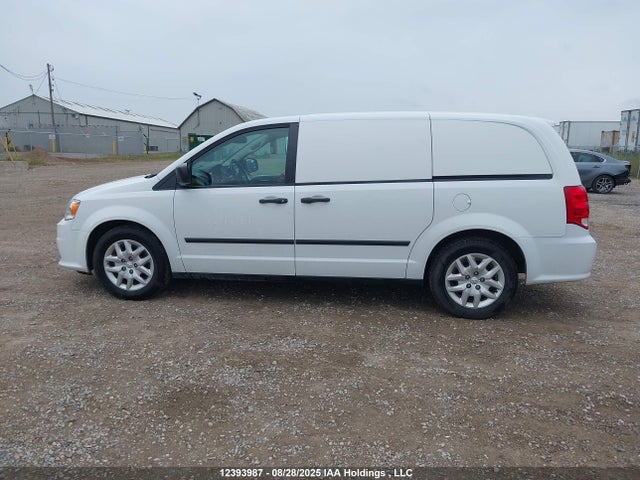 RAM Cargo Van 2015 2C4JRGAG0FR680995 Image 14
