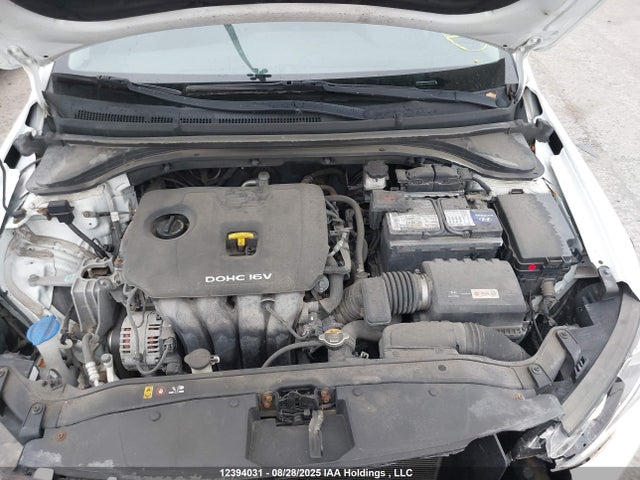 Hyundai Elantra 2017 5NPD74LF1HH132834 Image 10