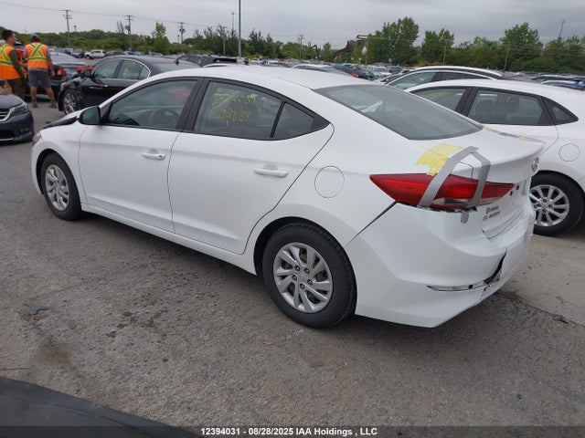 Hyundai Elantra 2017 5NPD74LF1HH132834 Image 3
