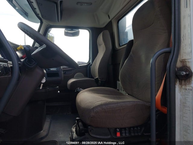 4V4NC9EGXFN189179 Volvo d13