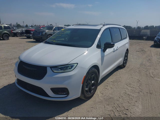 Chrysler 2025 2025 2C4RC1GG4SR602108 Image 2