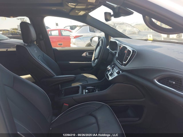 Chrysler 2025 2025 2C4RC1GG4SR602108 Image 5