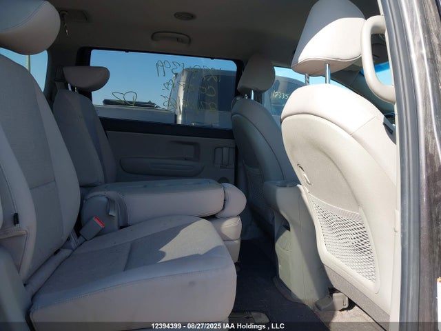 KIA 2017 2017 KNDMB5C16H6311650 Image 8