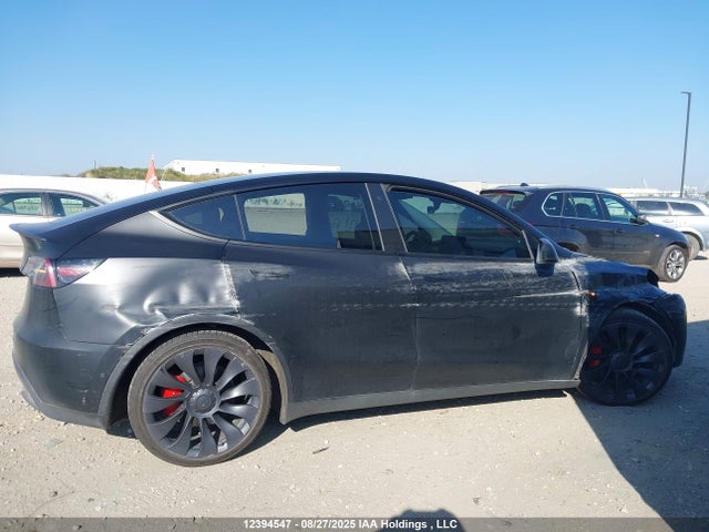7SAYGDEF5NF516885 Tesla Model Y