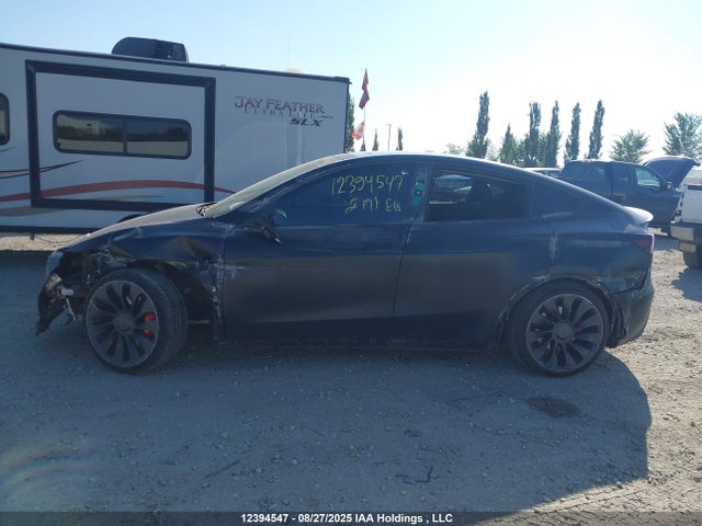 7SAYGDEF5NF516885 Tesla Model Y