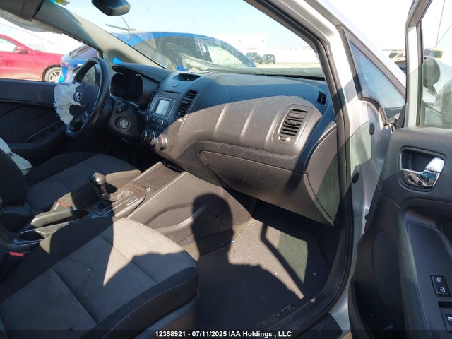 KIA 2014 2014 KNAFX4A85E5246664 Image 5