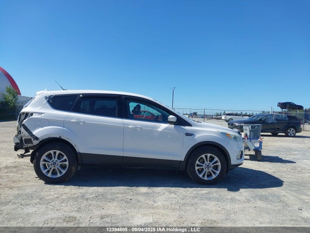 1FMCU9G95HUA06869 Ford Escape