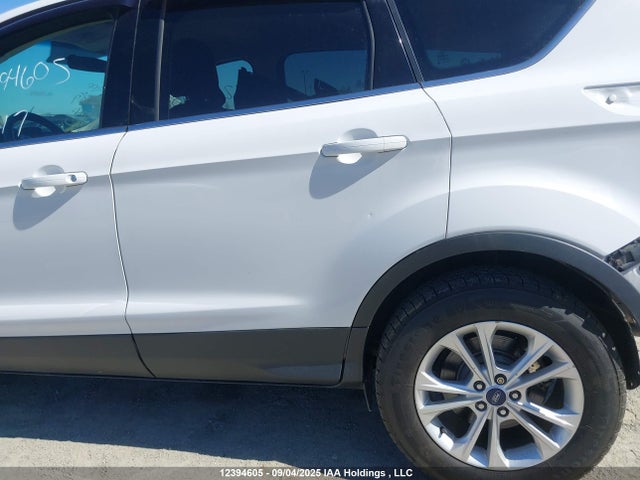 1FMCU9G95HUA06869 Ford Escape