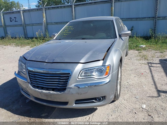 2C3CCARG0EH292945 Chrysler 300