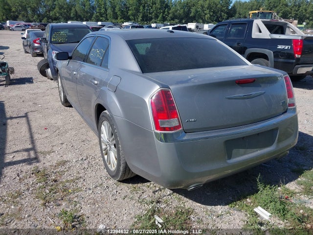 2C3CCARG0EH292945 Chrysler 300
