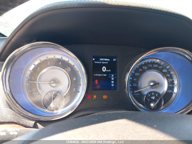 2C3CCARG0EH292945 Chrysler 300