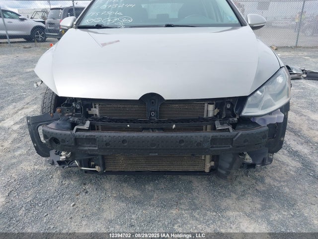3VW217AU2FM073244 Volkswagen Golf