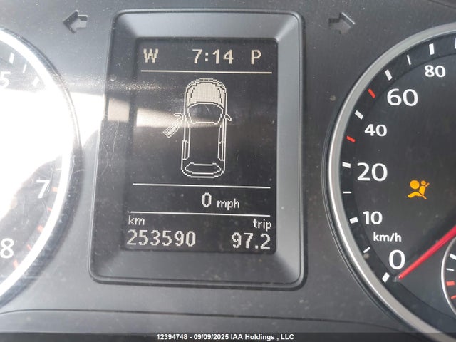 WVGJV7AX0FW533560 Volkswagen Tiguan