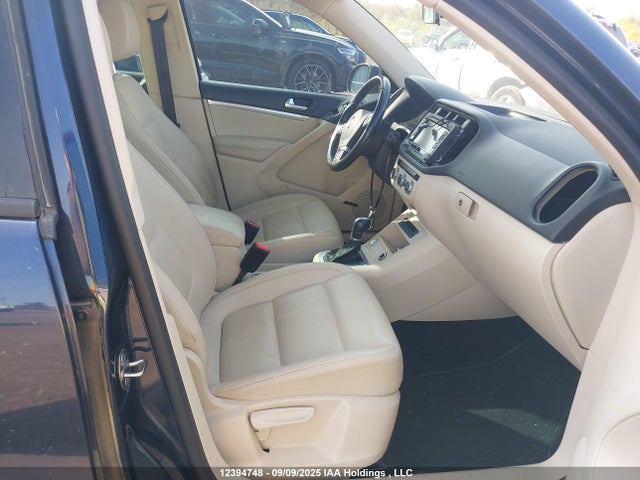 WVGJV7AX0FW533560 Volkswagen Tiguan