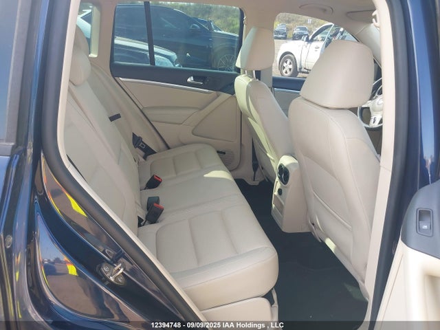 WVGJV7AX0FW533560 Volkswagen Tiguan