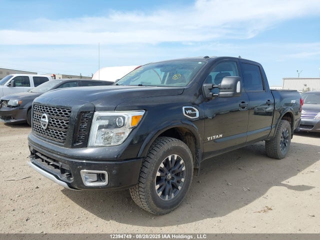 1N6AA1E51HN513779 Nissan 2017