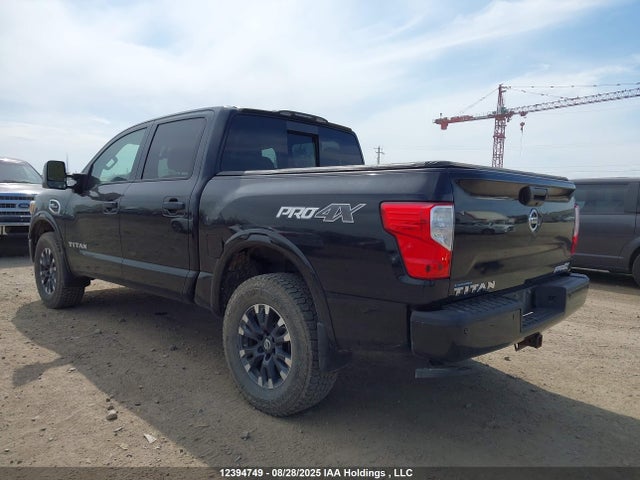 1N6AA1E51HN513779 Nissan 2017