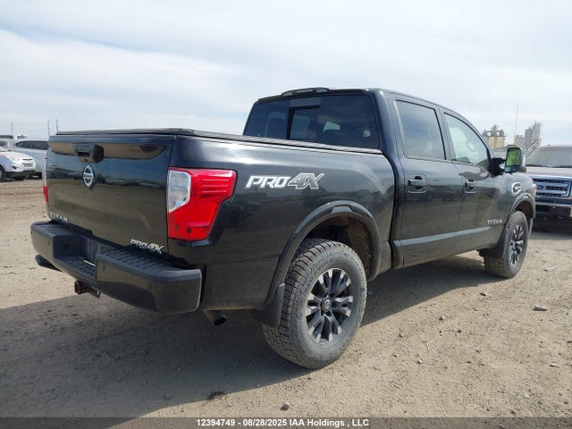 1N6AA1E51HN513779 Nissan 2017