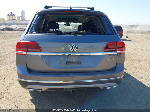 Volkswagen 2018 2018 1V2NR2CA6JC589128 Image 17