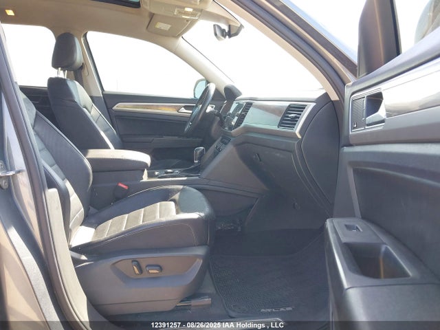 Volkswagen 2018 2018 1V2NR2CA6JC589128 Image 5