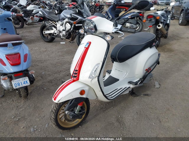 ZAPM818G8N5802595 Vespa Euro4 Engine M81