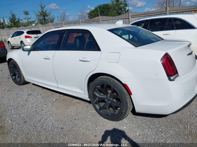 2C3CCADG6NH256507 Chrysler 300