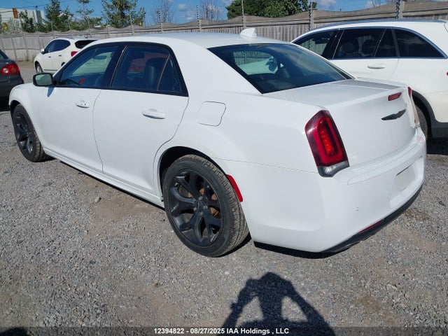 2C3CCADG6NH256507 Chrysler 300