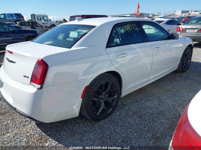 2C3CCADG6NH256507 Chrysler 300
