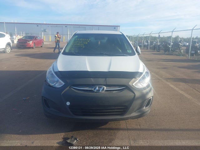 KMHCT5AE0HU364298 Hyundai Accent
