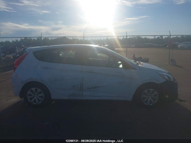 KMHCT5AE0HU364298 Hyundai Accent