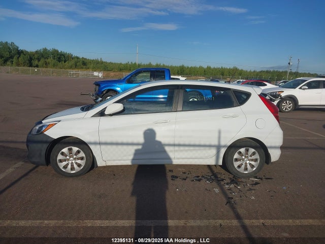 KMHCT5AE0HU364298 Hyundai Accent