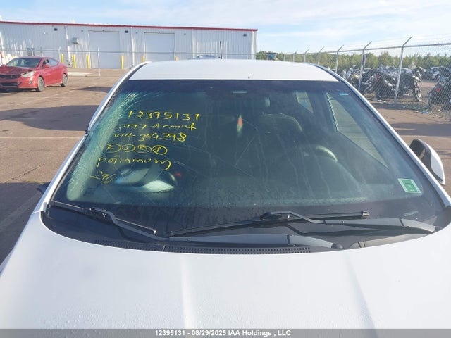KMHCT5AE0HU364298 Hyundai Accent
