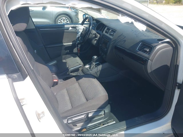 3VWD07AJ2FM223385 Volkswagen 1.8t