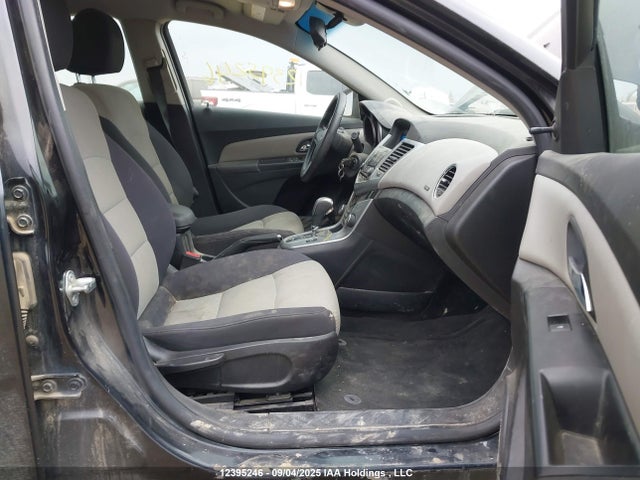 1G1PA5SHXE7225478 Chevrolet luw