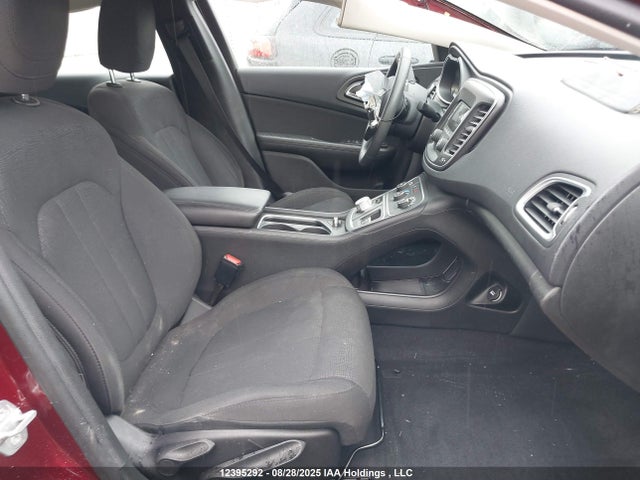 1C3CCCFB0FN750335 Chrysler 200