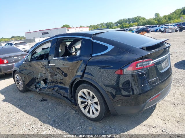 Tesla MODEL X 2016 5YJXCBE25GF015617 Image 13