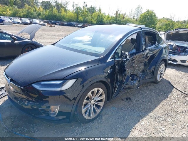 Tesla MODEL X 2016 5YJXCBE25GF015617 Image 2