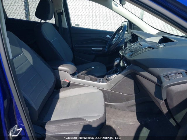 1FMCU0GX5EUA16744 Ford Escape