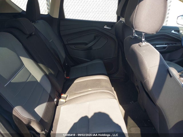 1FMCU0GX5EUA16744 Ford Escape
