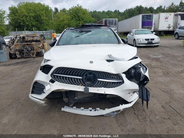 W1K3G4FB2NJ329864 Mercedes-Benz m260