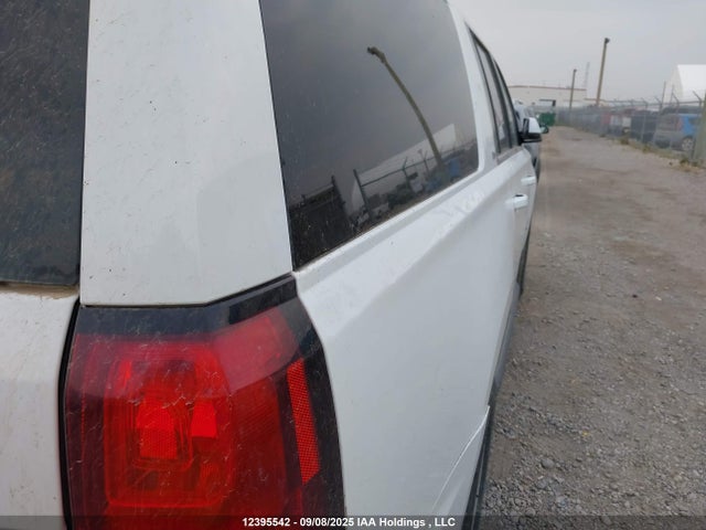 12395542 :رقم المزاد ، 1GNSKHKC2KR219623 vin ، 2019 Chevrolet Suburban K1500 Lt مزاد بيع