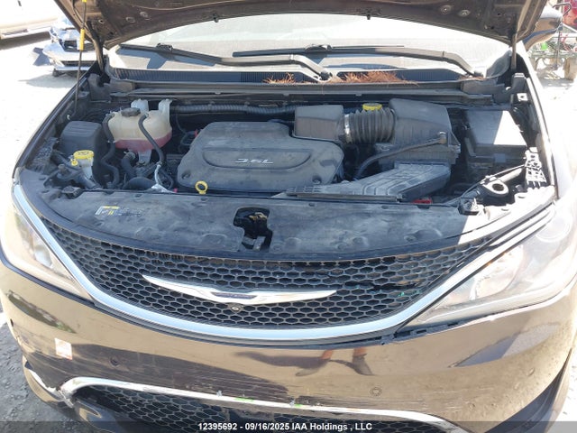 Chrysler Pacifica 2017 2C4RC1EG4HR637792 Image 10