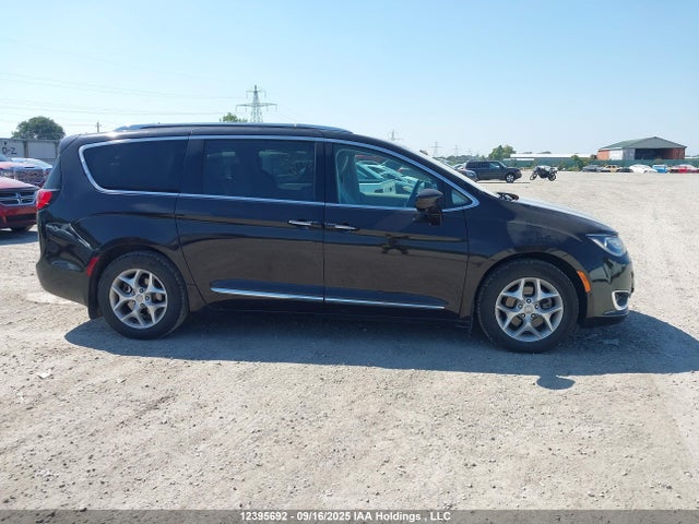 Chrysler Pacifica 2017 2C4RC1EG4HR637792 Image 13
