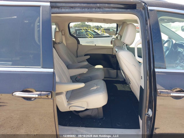 Chrysler Pacifica 2017 2C4RC1EG4HR637792 Image 8