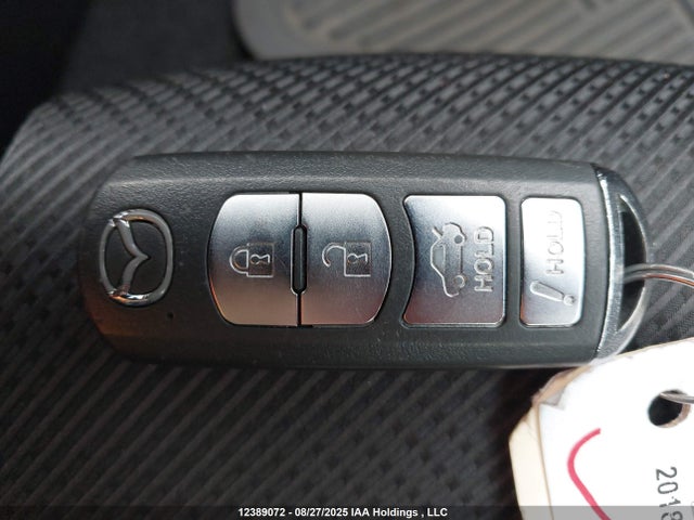 3MZBN1U76JM264553 Mazda pe
