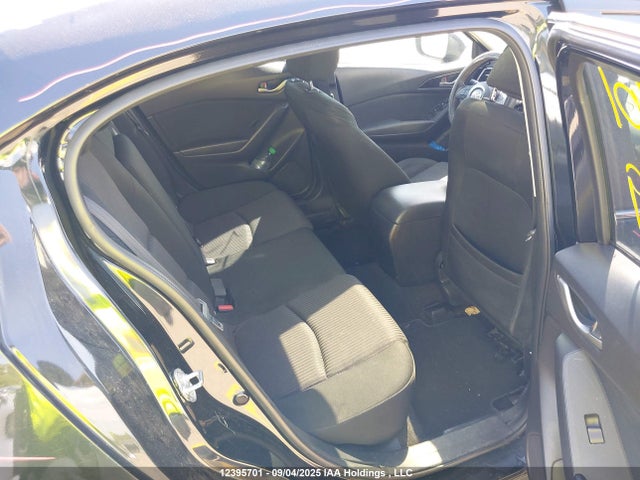 3MZBM1V77FM187099 Mazda pe