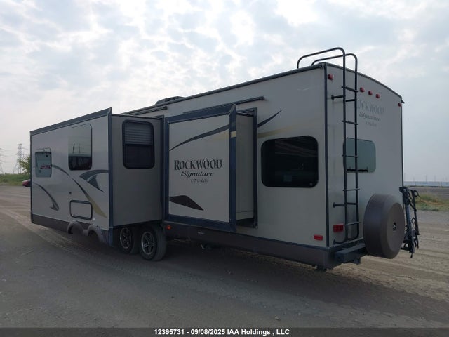 Forest River Real-lite / Rockwood Lite Weight Trailers 2014 4X4TRLG22E1853300 Image 3