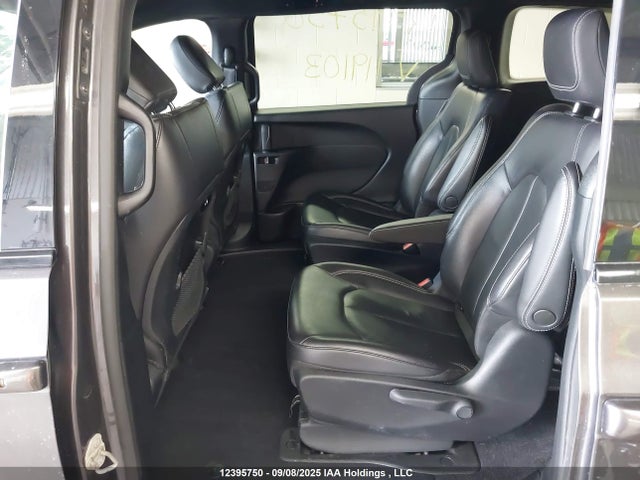 Chrysler Pacifica 2022 2C4RC1L78NR119103 Image 22