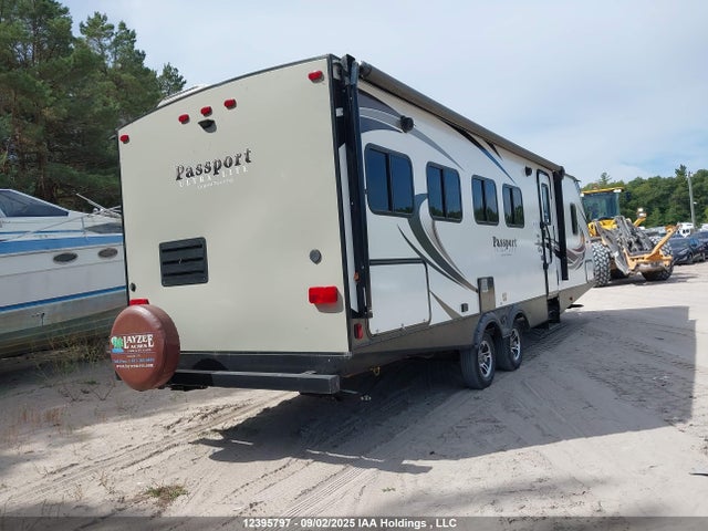 4YDT29021JK418275 Keystone 2018
