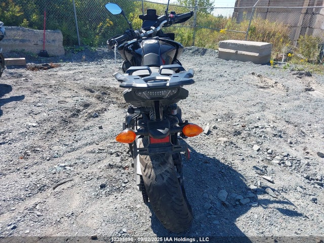 JYARN62N4KA000581 Yamaha 2019